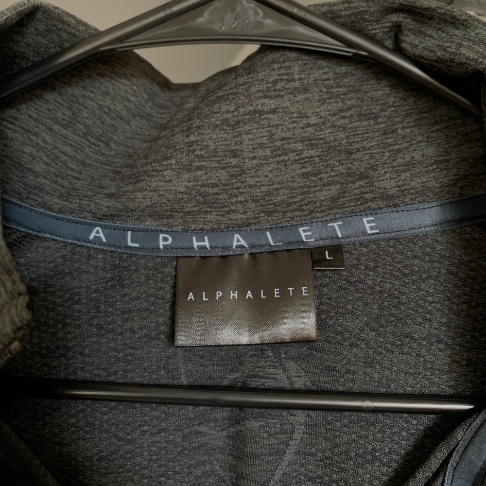 Men's quarterzip pullover